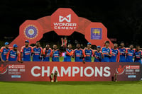 | Photo: AP/Eranga Jayawardena : Indian team pose with winners' trophy 